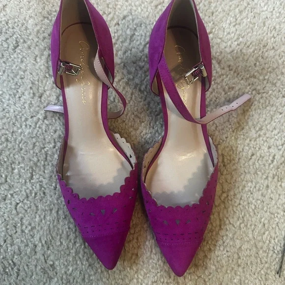 Chic Fuchsia Women's Heels - Picture 2 of 2